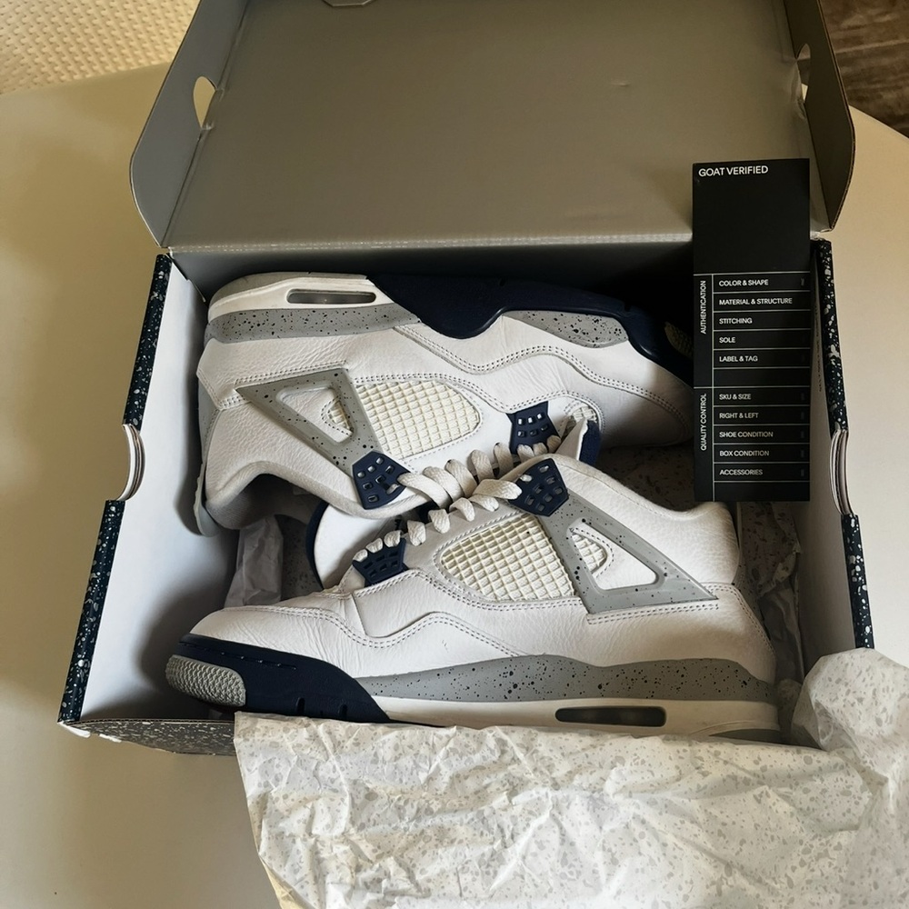 Jordan 4 Midnight Navy size 10.
